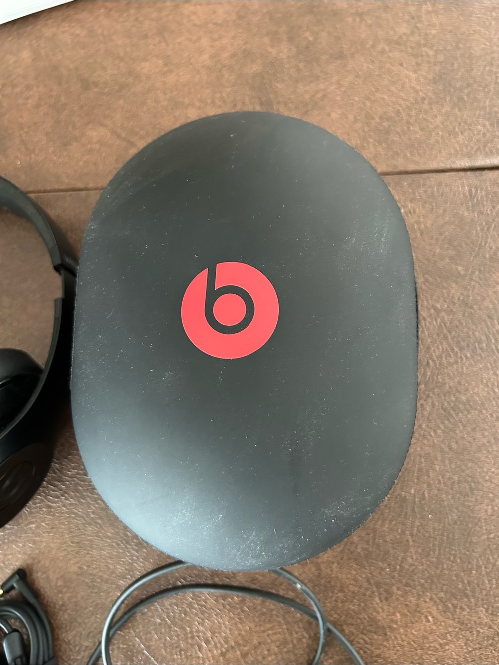 Beats by Dre Over-Ear Headphones with Carrying Case - Black & Red Logo - Picture 3 of 4